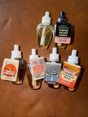 6 Bath And Body Works Wallflowers Holiday Scents